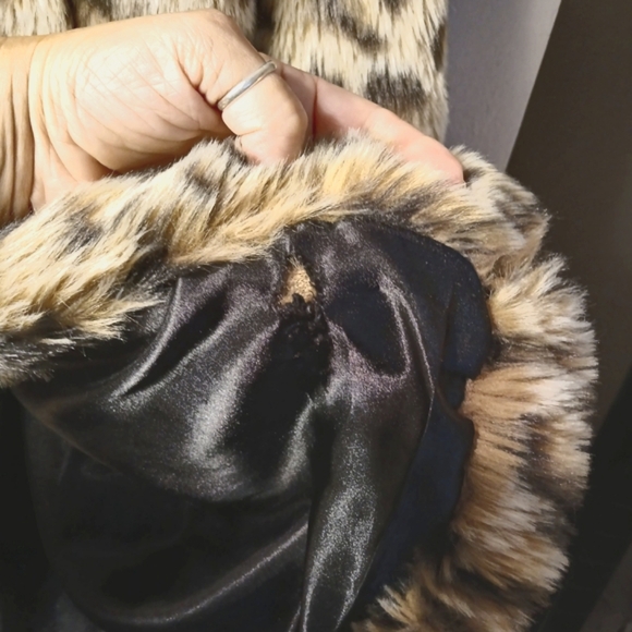 Steve Madden Medium Lepoard faux fur Warm Jacket Coat Medium - Picture 4 of 6